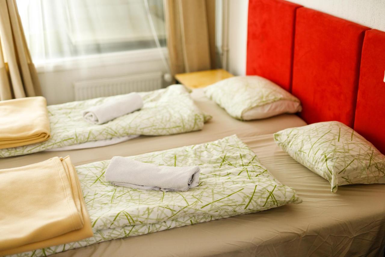 Kaskada Hotel Познань Екстер'єр фото